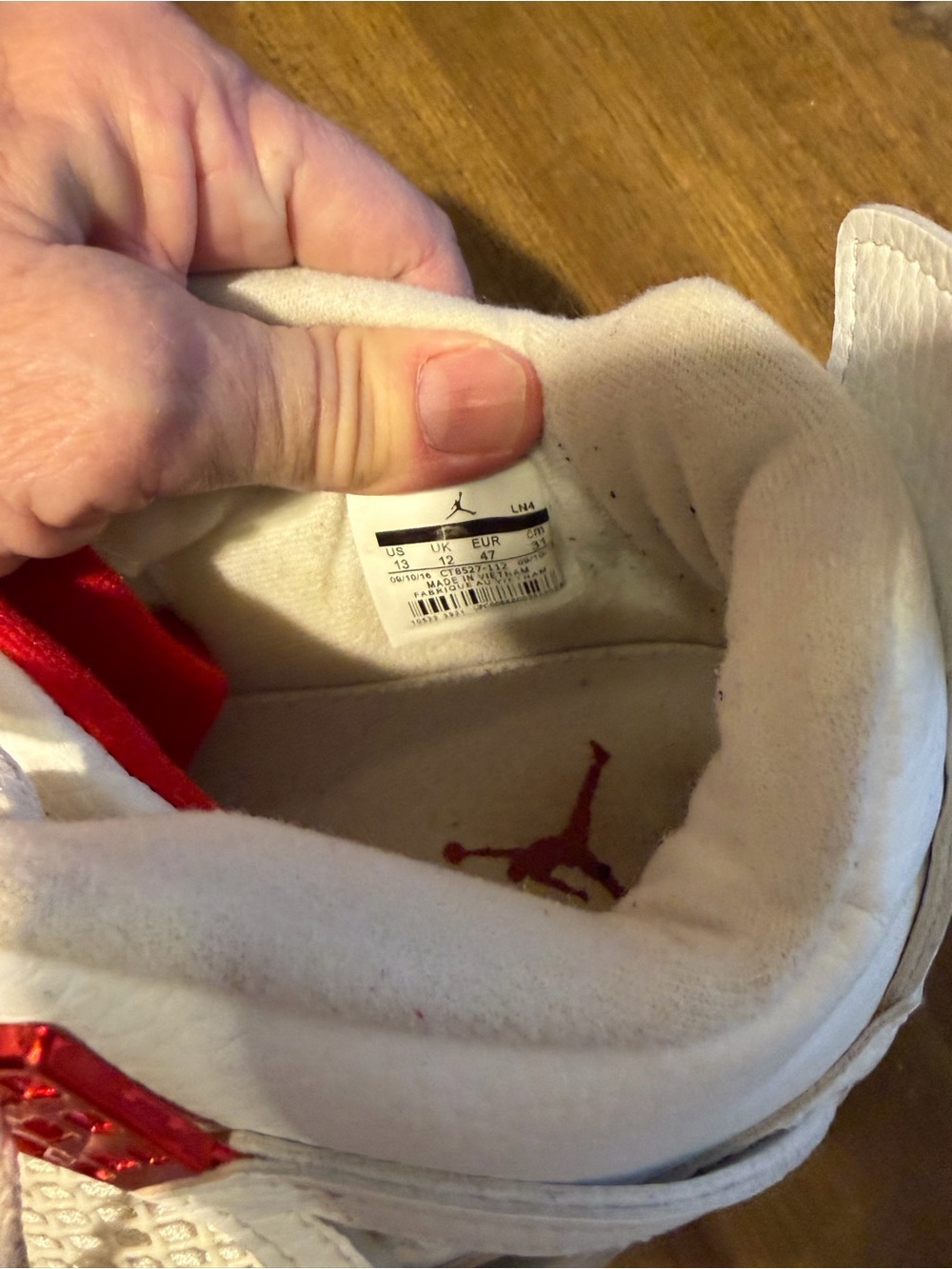 Jordan Men's White and Red Retro Basketball Sneakers - Picture 4 of 6